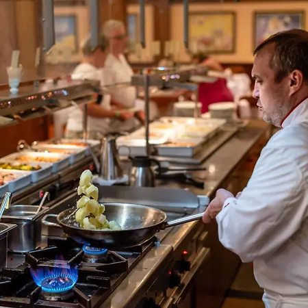 Helena Park 5* Słoneczny Brzeg