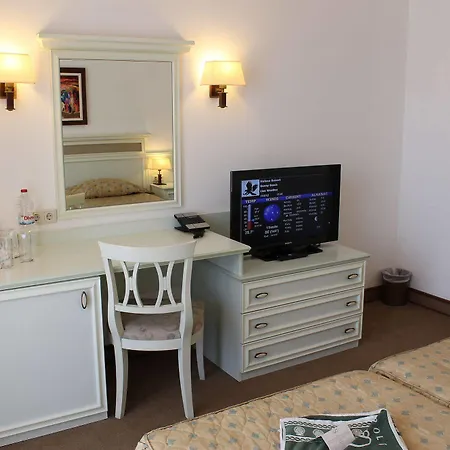 Helena Park - Ultra Sunny Beach