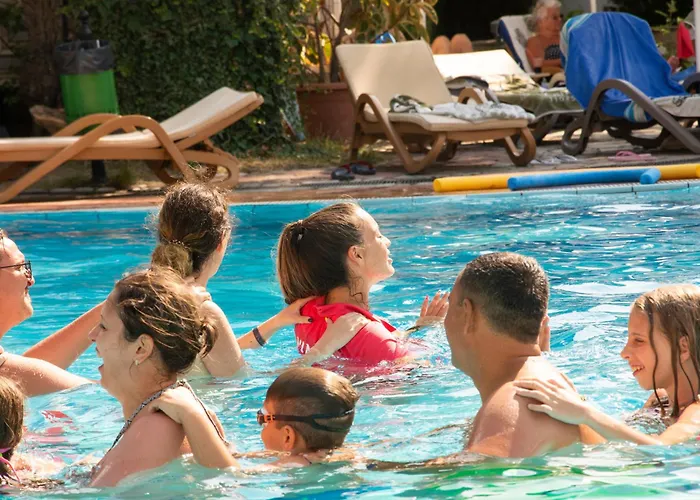 Semesteranläggning (resort) Helena Park Slăntjev Brjag