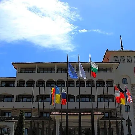 منتجع Helena Park 5*