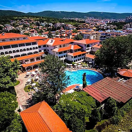 Helena Park منتجع