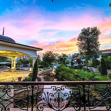 Helena Park منتجع