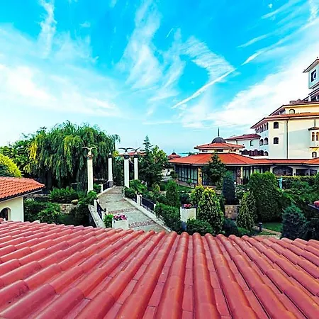 Helena Park 5* ساني بيتش