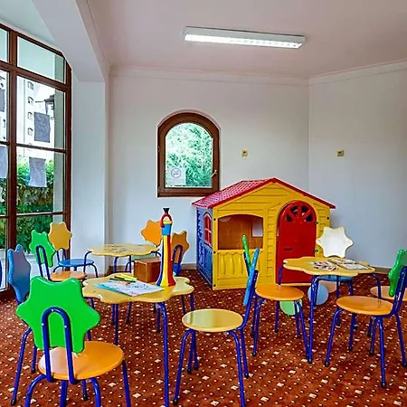 Helena Park 5* ساني بيتش