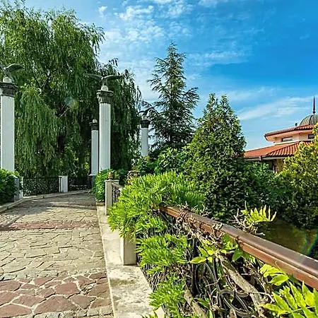 منتجع Helena Park 5*