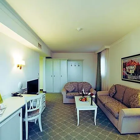 Helena Park منتجع 5*