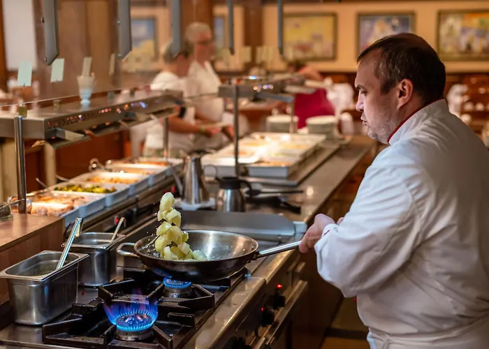 Helena Park 5* 阳光海滩